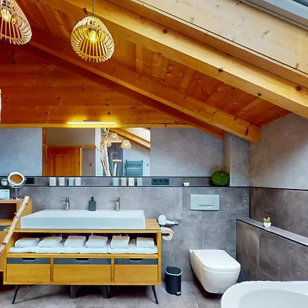 Loisachufer Tatil Evi *