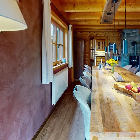 Loisachufer Tatil Evi *