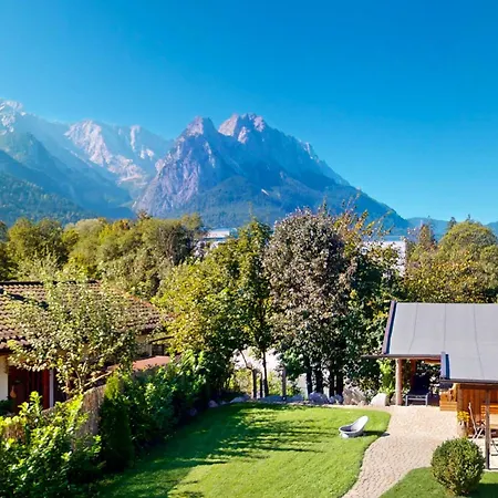 Loisachufer Tatil Evi *